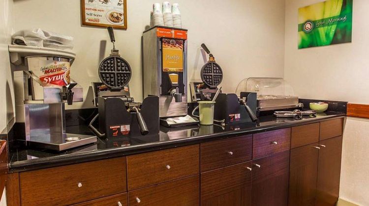 Quality Inn & Suites Everett Restaurant