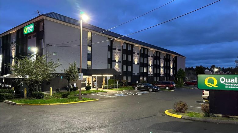 <b>Quality Inn & Suites Everett Exterior</b>. Images powered by <a href="https://iceportal.shijigroup.com/" title="IcePortal" target="_blank">IcePortal</a>.