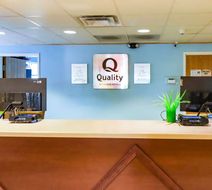 Quality Inn & Suites Lobby
