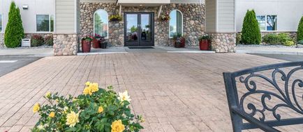 Quality Inn & Suites Exterior