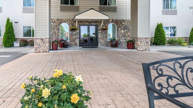 <b>Quality Inn & Suites Exterior</b>. Images powered by <a href="https://iceportal.shijigroup.com/" title="IcePortal" target="_blank">IcePortal</a>.