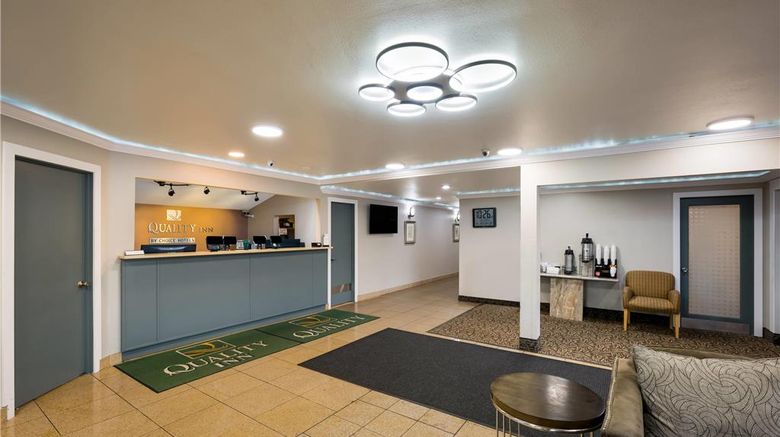 <b>Quality Inn Sea Tac Airport Lobby</b>. Images powered by <a href="https://iceportal.shijigroup.com/" title="IcePortal" target="_blank">IcePortal</a>.