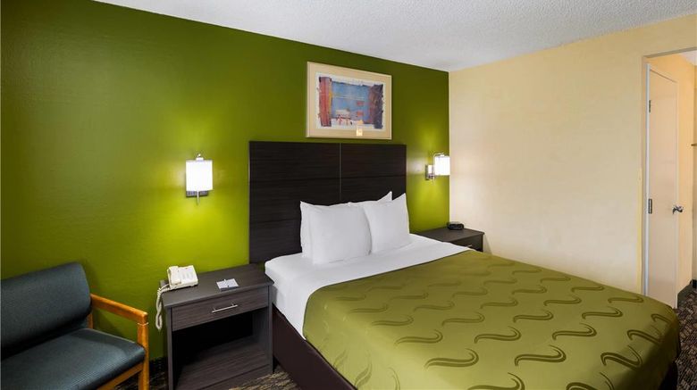 <b>Quality Inn Sea Tac Airport Room</b>. Images powered by <a href="https://iceportal.shijigroup.com/" title="IcePortal" target="_blank">IcePortal</a>.