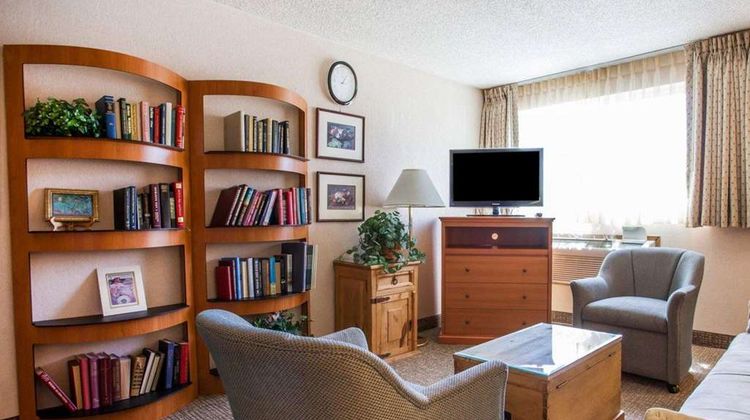 Quality Inn Kirkland Suite