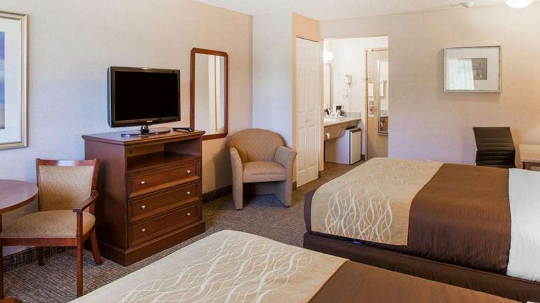 <b>Quality Inn Kirkland Room</b>. Images powered by <a href="https://iceportal.shijigroup.com/" title="IcePortal" target="_blank">IcePortal</a>.