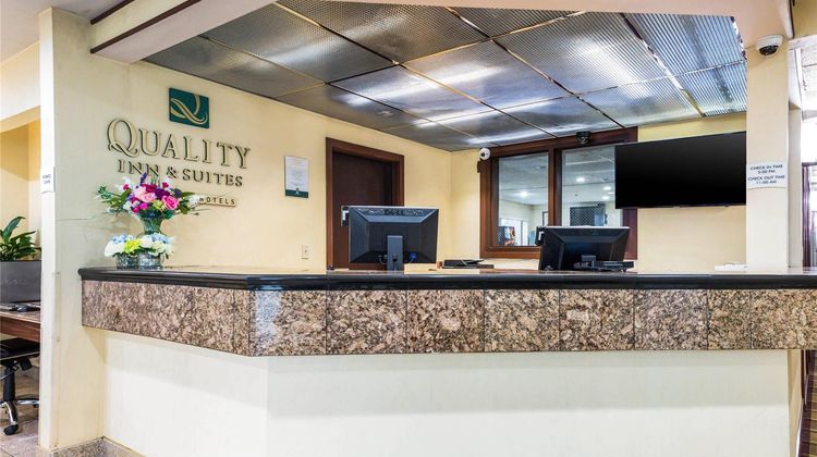 Quality Inn Lobby