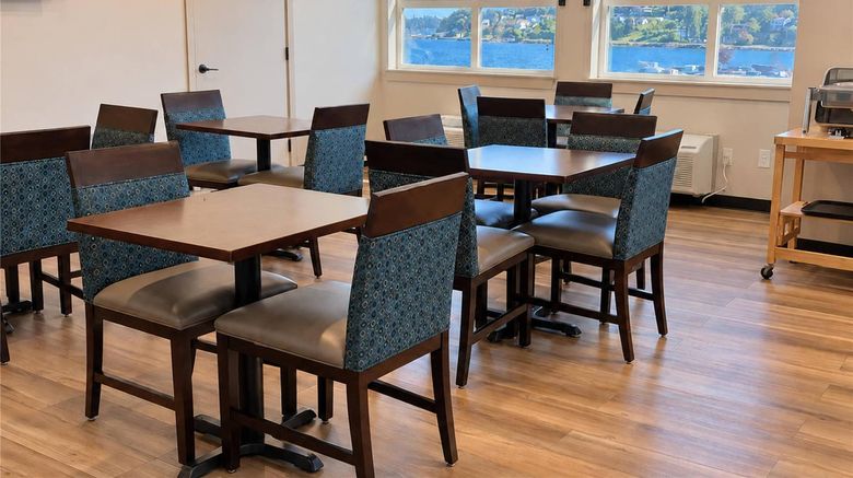 <b>Comfort Inn On the Bay Port Orchard Restaurant</b>. Images powered by <a href="https://iceportal.shijigroup.com/" title="IcePortal" target="_blank">IcePortal</a>.