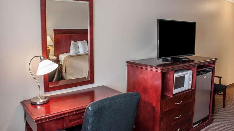 Quality Inn & Suites Fife Seattle Room