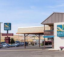 Quality Inn & Suites Exterior