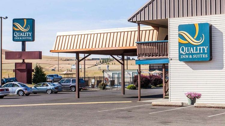 Quality Inn & Suites Exterior