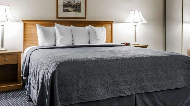 Quality Inn & Suites Room