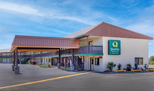 Quality Inn & Suites Exterior