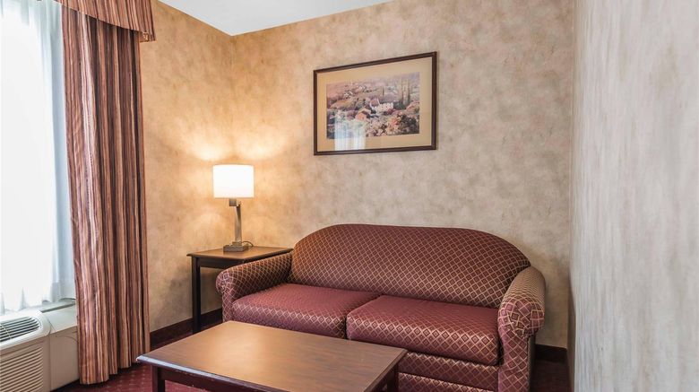 <b>Comfort Inn and Suites Walla Walla Suite</b>. Images powered by <a href="https://iceportal.shijigroup.com/" title="IcePortal" target="_blank">IcePortal</a>.