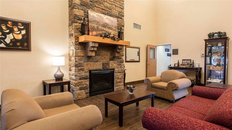 <b>Comfort Inn and Suites Walla Walla Lobby</b>. Images powered by <a href="https://iceportal.shijigroup.com/" title="IcePortal" target="_blank">IcePortal</a>.