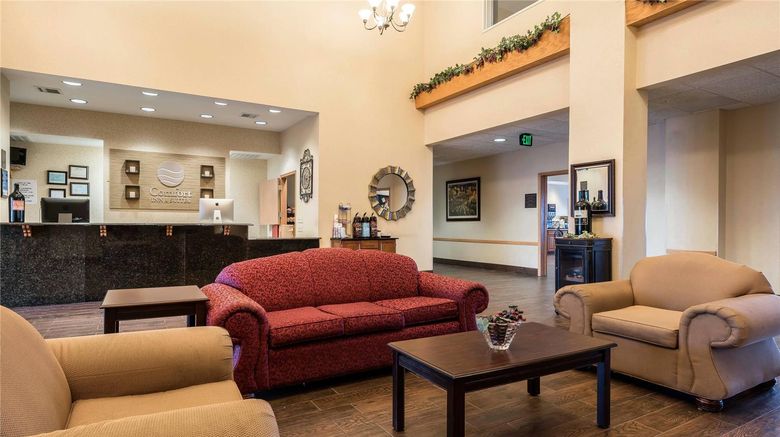 <b>Comfort Inn and Suites Walla Walla Lobby</b>. Images powered by <a href="https://iceportal.shijigroup.com/" title="IcePortal" target="_blank">IcePortal</a>.