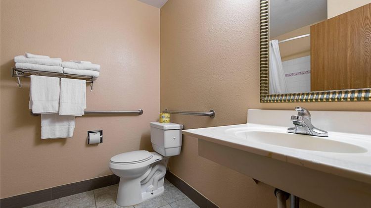 Econo Lodge Buckley Room