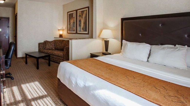 <b>Comfort Suites Room</b>. Images powered by <a href="https://iceportal.shijigroup.com/" title="IcePortal" target="_blank">IcePortal</a>.