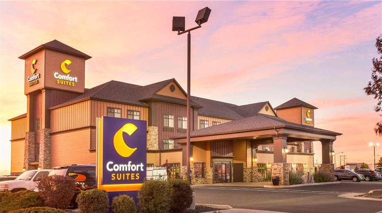 Comfort Suites Exterior