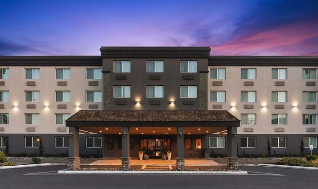 Comfort Inn & Suites Vancouver Exterior