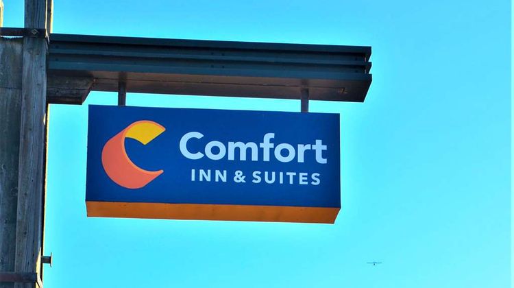 Comfort Inn & Suites Vancouver Exterior