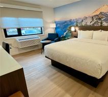 Clarion Pointe Kent Seattle South Room