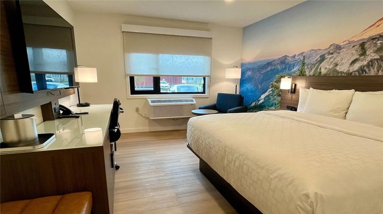 Clarion Pointe Kent Seattle South Room
