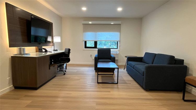 Clarion Pointe Kent Seattle South Suite