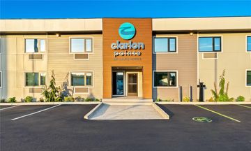 Clarion Pointe Kent Seattle South