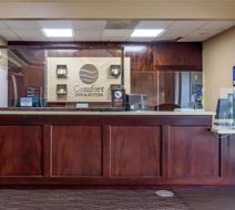Comfort Inn & Suites Lobby