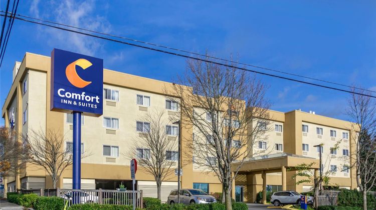 Comfort Inn & Suites Exterior