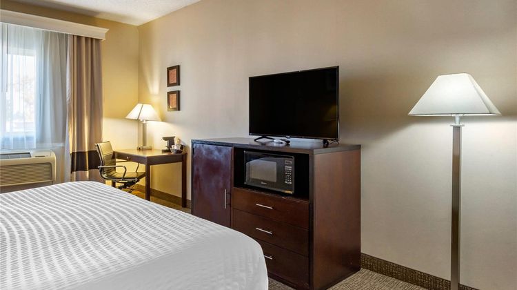 Comfort Inn & Suites Room