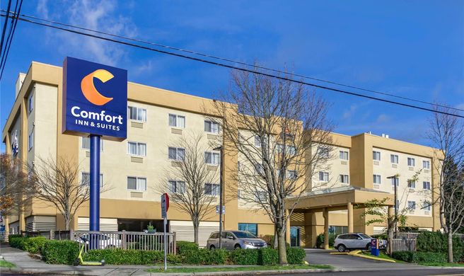 Comfort Inn & Suites Exterior