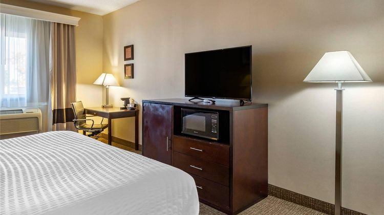 Comfort Inn & Suites Room