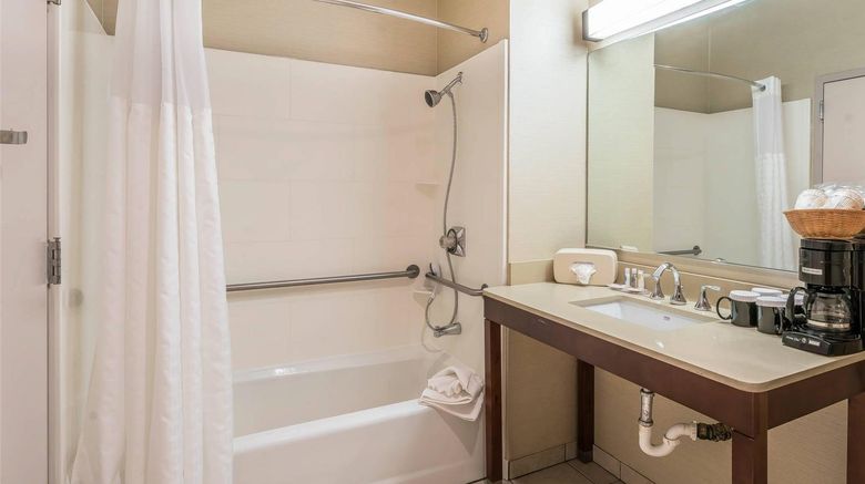 <b>Comfort Inn & Suites Room</b>. Images powered by <a href="https://iceportal.shijigroup.com/" title="IcePortal" target="_blank">IcePortal</a>.