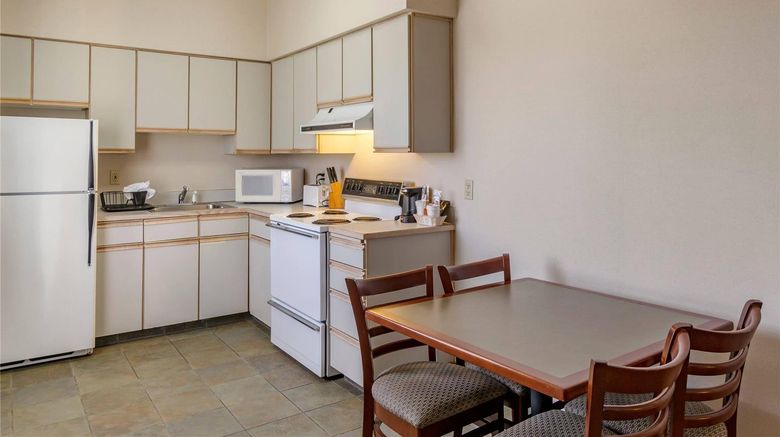 <b>Comfort Inn & Suites Suite</b>. Images powered by <a href="https://iceportal.shijigroup.com/" title="IcePortal" target="_blank">IcePortal</a>.