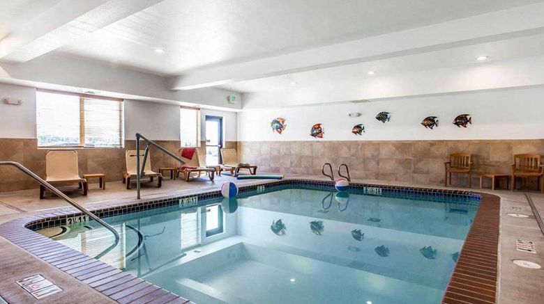 <b>Comfort Suites Wenatchee Pool</b>. Images powered by <a href="https://iceportal.shijigroup.com/" title="IcePortal" target="_blank">IcePortal</a>.