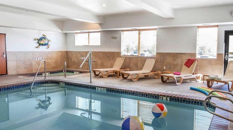 <b>Comfort Suites Wenatchee Pool</b>. Images powered by <a href="https://iceportal.shijigroup.com/" title="IcePortal" target="_blank">IcePortal</a>.