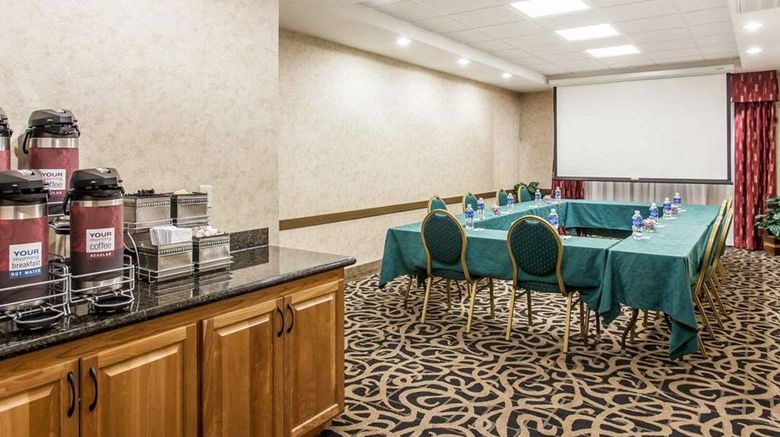 <b>Comfort Suites Wenatchee Meeting</b>. Images powered by <a href="https://iceportal.shijigroup.com/" title="IcePortal" target="_blank">IcePortal</a>.
