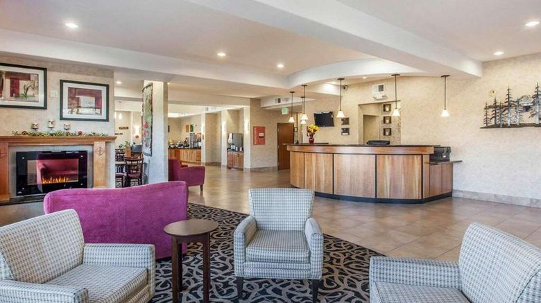 <b>Comfort Suites Wenatchee Lobby</b>. Images powered by <a href="https://iceportal.shijigroup.com/" title="IcePortal" target="_blank">IcePortal</a>.