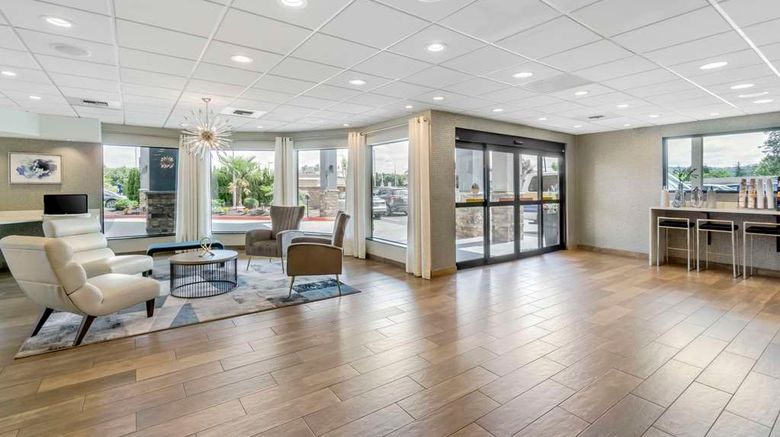 <b>Comfort Inn & Suites Pacific - Auburn Lobby</b>. Images powered by <a href="https://iceportal.shijigroup.com/" title="IcePortal" target="_blank">IcePortal</a>.