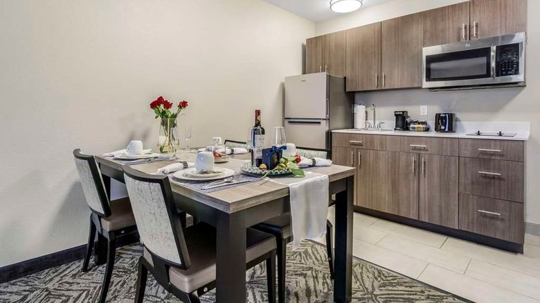 <b>Comfort Inn & Suites Pacific - Auburn Suite</b>. Images powered by <a href="https://iceportal.shijigroup.com/" title="IcePortal" target="_blank">IcePortal</a>.