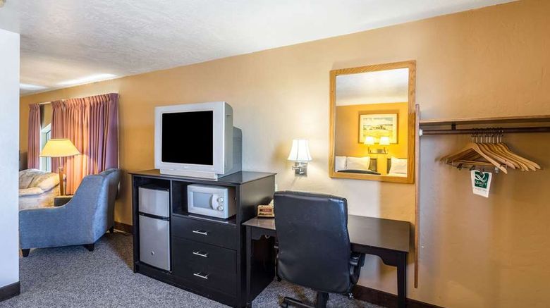 <b>Quality Inn Moses Lake Room</b>. Images powered by <a href="https://iceportal.shijigroup.com/" title="IcePortal" target="_blank">IcePortal</a>.