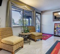 Econo Lodge Ellensburg Lobby