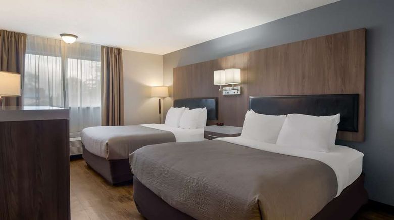 Quality Inn  and  Suites Silverdale Room. Images powered by <a href="https://iceportal.shijigroup.com" target="_blank" rel="noopener">Ice Portal</a>.