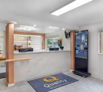 Quality Inn & Suites Silverdale Lobby