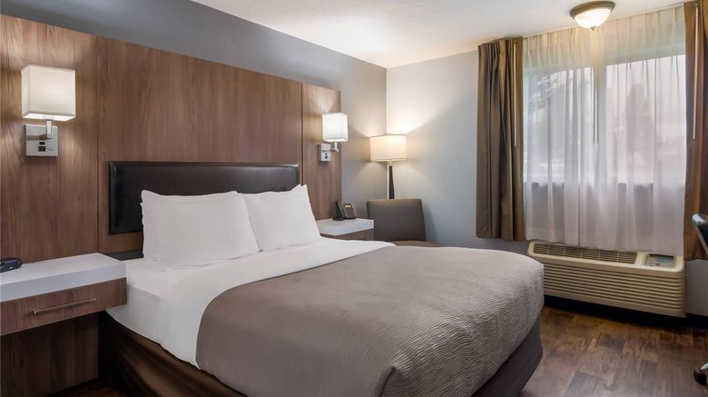 <b>Quality Inn & Suites Silverdale Room</b>. Images powered by <a href="https://iceportal.shijigroup.com/" title="IcePortal" target="_blank">IcePortal</a>.