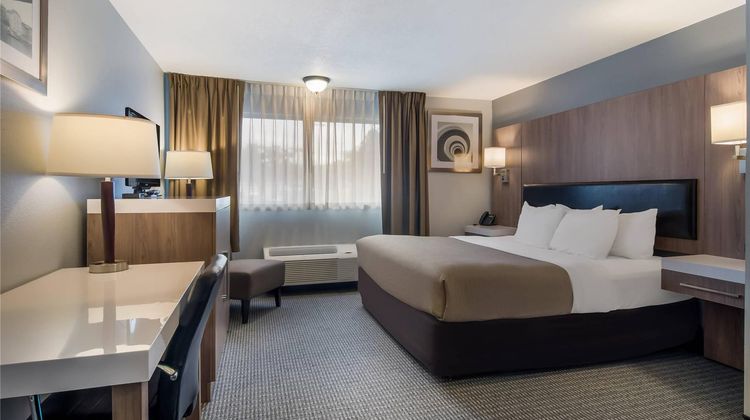 Quality Inn & Suites Silverdale Suite