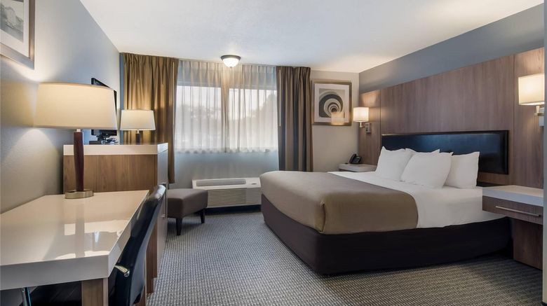 <b>Quality Inn & Suites Silverdale Suite</b>. Images powered by <a href="https://iceportal.shijigroup.com/" title="IcePortal" target="_blank">IcePortal</a>.