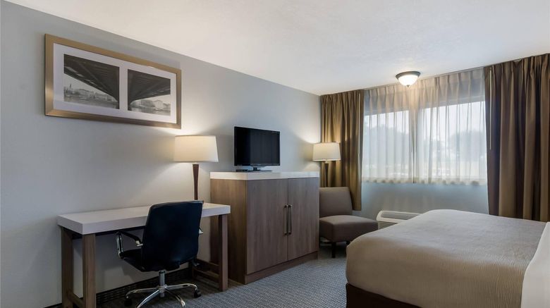 <b>Quality Inn & Suites Silverdale Suite</b>. Images powered by <a href="https://iceportal.shijigroup.com/" title="IcePortal" target="_blank">IcePortal</a>.