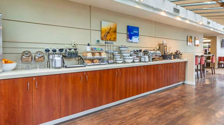 <b>Comfort Inn & Suites SeaTac Restaurant</b>. Images powered by <a href="https://iceportal.shijigroup.com/" title="IcePortal" target="_blank">IcePortal</a>.